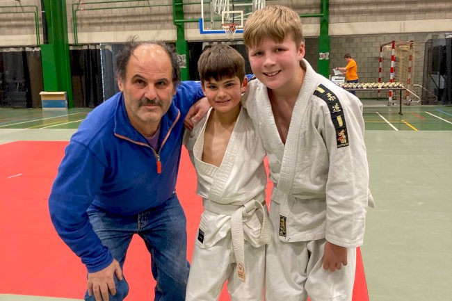 Abdülhakim Yağar gümüşte kaldı, Brent Stesmans altına uzandı