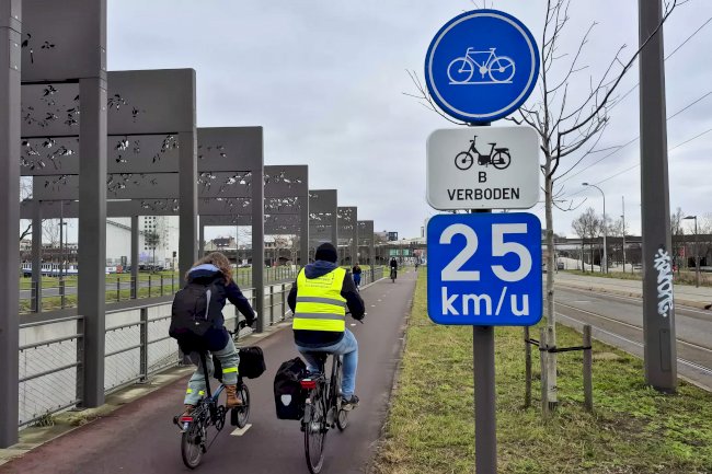 Antwerp'te bisikletler için 25 km/s hız sınırı tartışması: Yasal ve teknik engeller