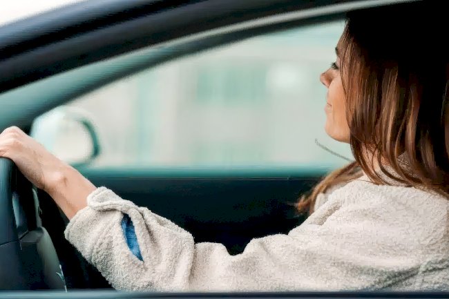 Ehliyet alma zorluğu son buluyor: 2GO Genk’ten gençlere büyük destek