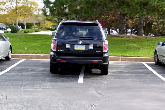 Çift park etme güvenliği tehdit ediyor: Cezalar azalıyor