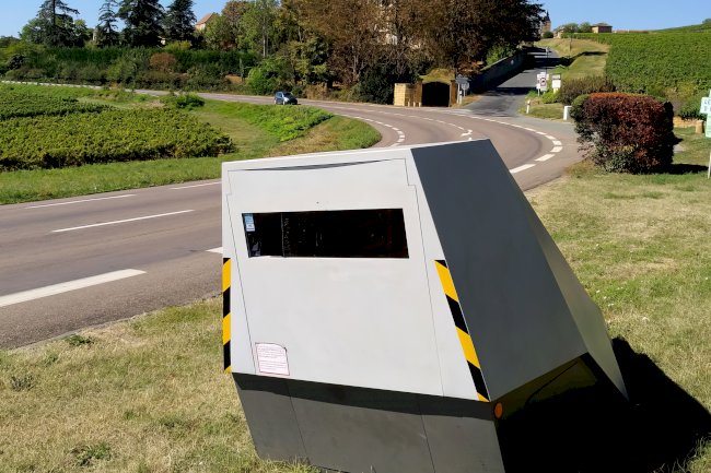 Fransa’da aşırı hız artık suç: 50 km/s üstündeh, ağır para cezası ve sabıka kaydı