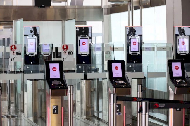 AB'nin yeni biyometrik sınır sistemi yaz trafiğini zorlayabilir: Brüksel Havalimanı alarmda