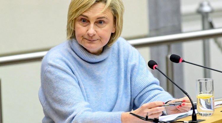 Bakan Crevits, Antwerp'te yılbaşı gecesi ev hapsine yönelik şikayeti reddetti: 'Önlem orantılıydı'