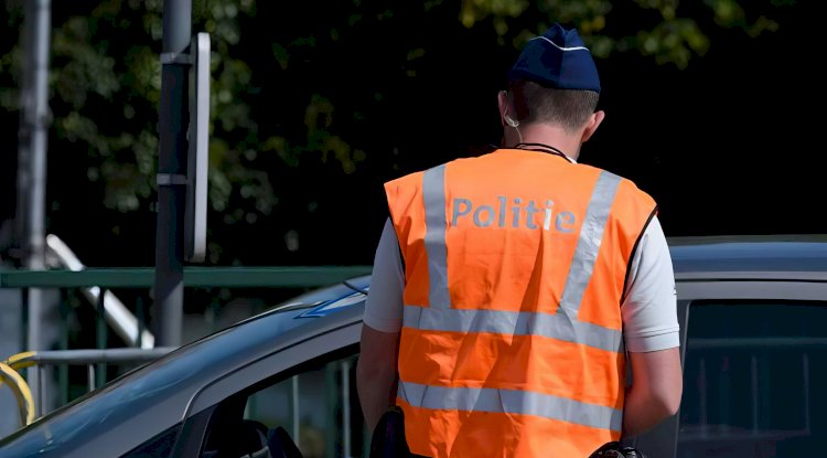 Belçika’da trafikte tehlikeli yanlış algı: “Sinyal vermek öncelik hakkı tanımaz”
