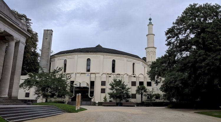 Brüksel’deki tarihi Büyük Camii yeniden açılıyor: Minare restorasyonu beklenenden erken tamamlandı