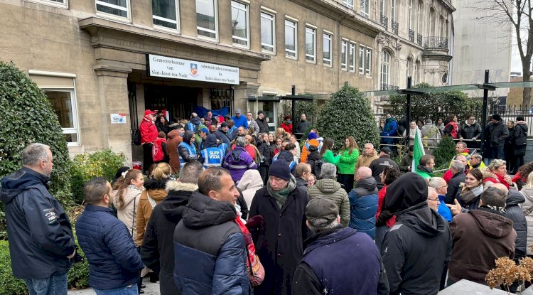 Sint-Joost’ta yıl sonu ikramiyesi krizi: Belediye meclisi protestolarla gerildi