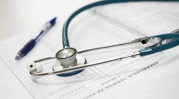 Belçika’da sağlıkta alarm: Hekimlik ücret ekleri hasta bütçesini zorluyor, çözüm 2026 reformlarında aranıyor