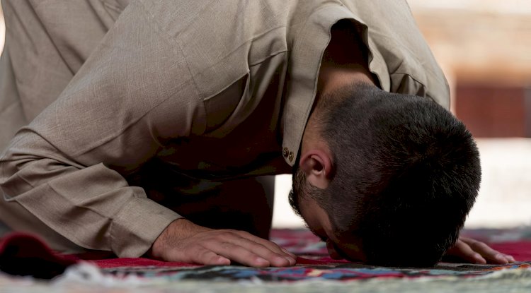 Hollanda’da okullarda namaz kılma hakkı: İnsan Hakları Koleji’nden tarihi karar