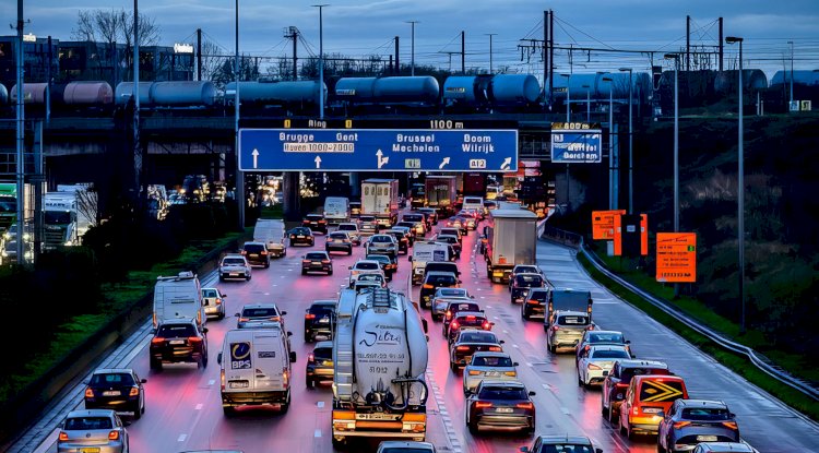 Brüksel-Anvers yolunda trafik uyarısı