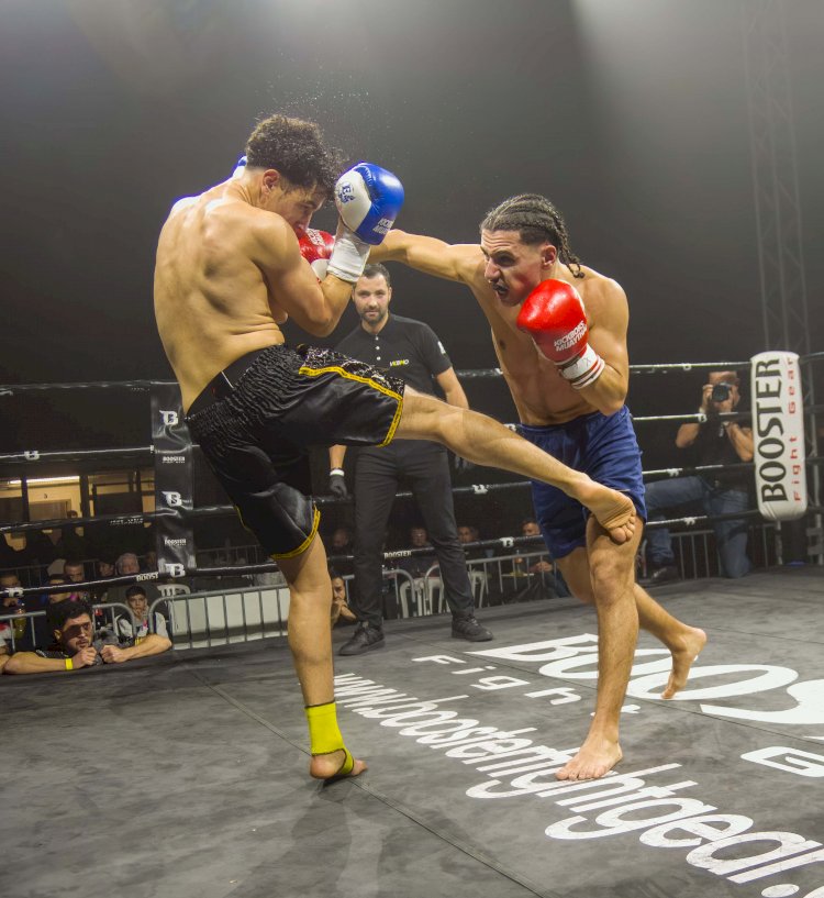 Türk gençleri Belçika’daki kickboks gala maçlarında zirveye çıktı