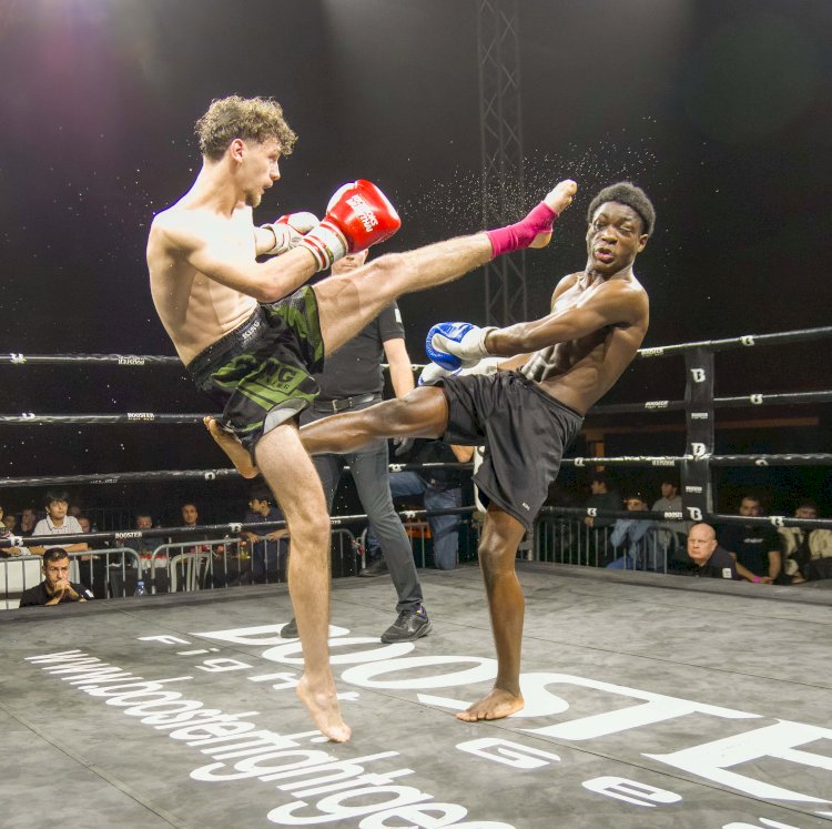 Türk gençleri Belçika’daki kickboks gala maçlarında zirveye çıktı