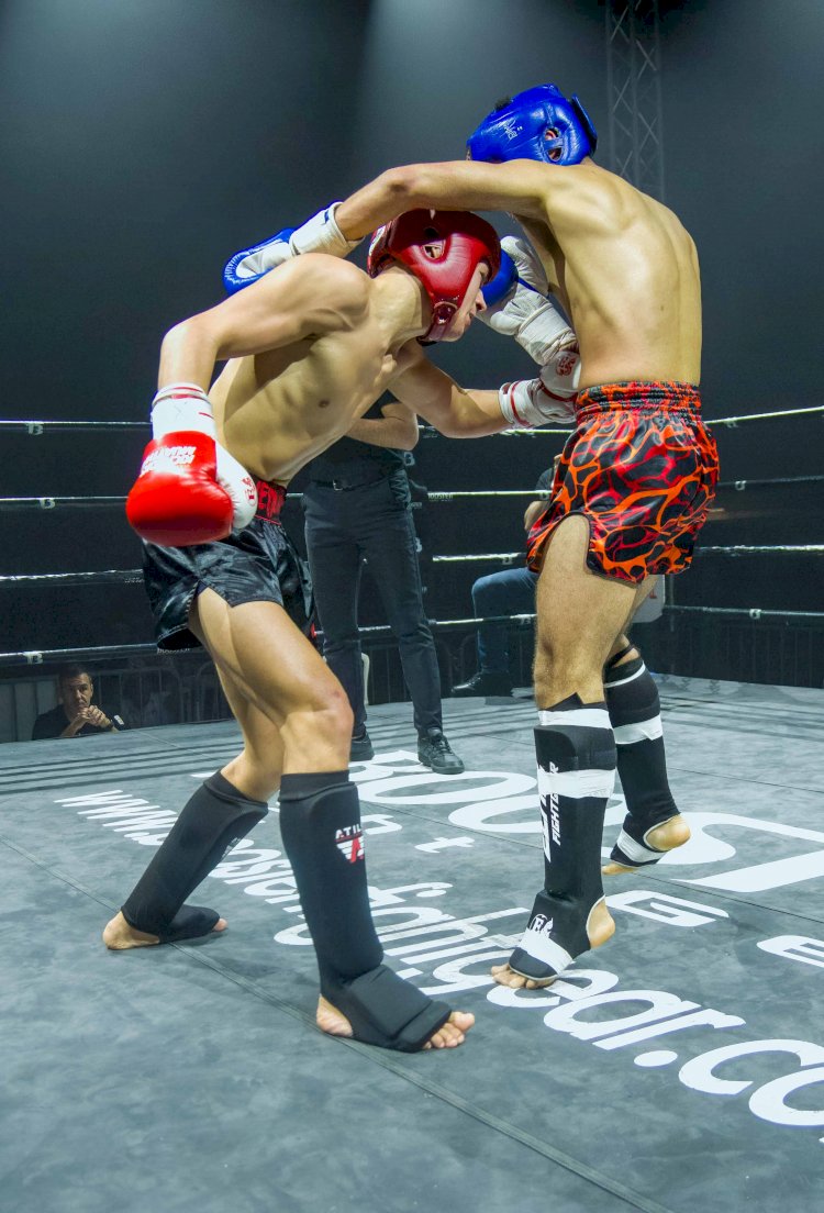 Türk gençleri Belçika’daki kickboks gala maçlarında zirveye çıktı