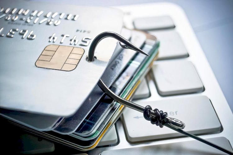 Banka kartı dolandırıcıları evleri ziyaret ediyor: “Polis ve bankalar uyarıyor”