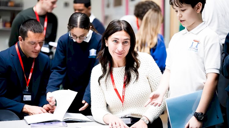 Zuhal Demir’den İngiltere’deki en katı okula ziyaret: 'Daha fazla düzen ve yapıya ihtiyacımız var'