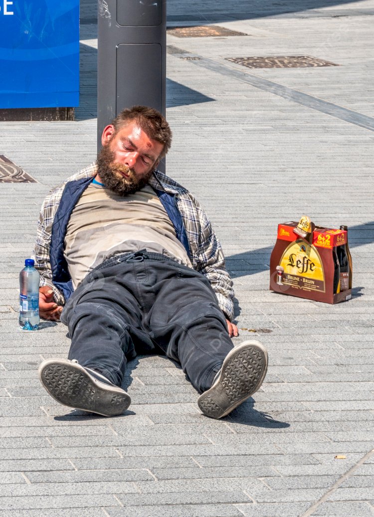 Ixelles’te gürültüye karşı önlem: Kasteleinsplein’da gece alkol yasağı