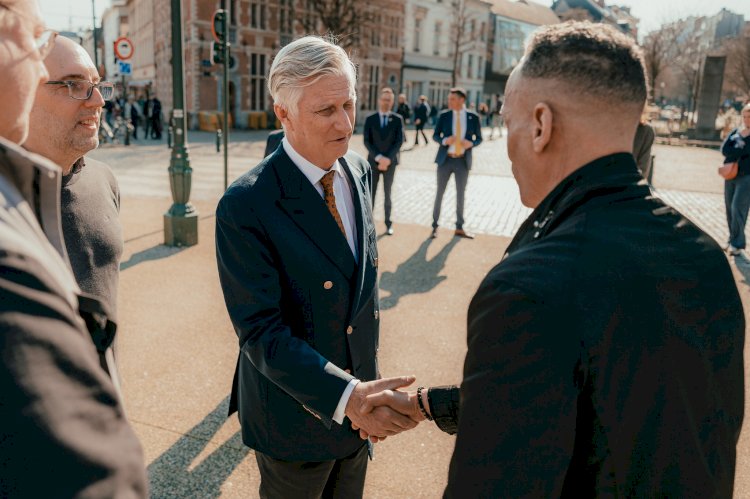 Belçika Kralı Filip’ten Brüksel’de Evsizlere Ziyaret