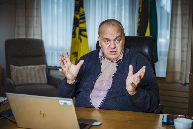 Ninove Belediye Başkanı D’haeseleer’den tepki çeken yasak: “Şehir dergisinde başörtülü fotoğraflara yer yok”