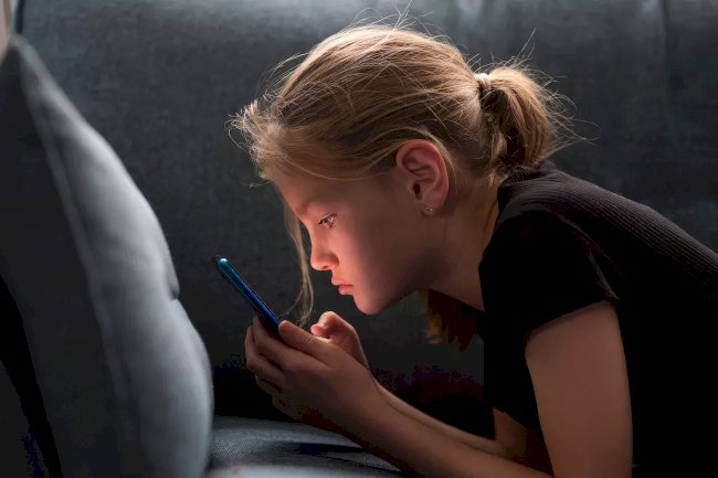 Yüksek Sağlık Konseyi’nden çocuklar için sosyal medya ve akıllı telefon uyarısı: “13 yaş altına sosyal medya yasağı şart”