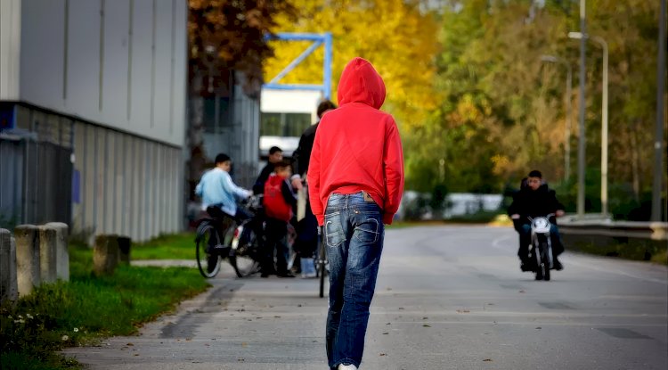 Limburg’da gençlere yönelik ceza yaşı 14’e düştü: Belediyeler asayiş sorunlarına sertleşiyor