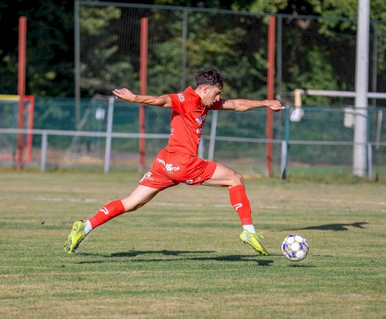 Turkse Rangers, deplasmanda zorlu rakibini 3-0 mağlup etti ve ilk galibiyetini aldı
