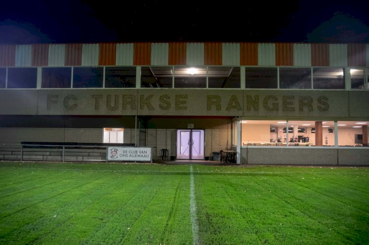 Turkse Rangers'ta bir ilk: Saha ışıklandırıldı, artık akşam maçları oynanacak