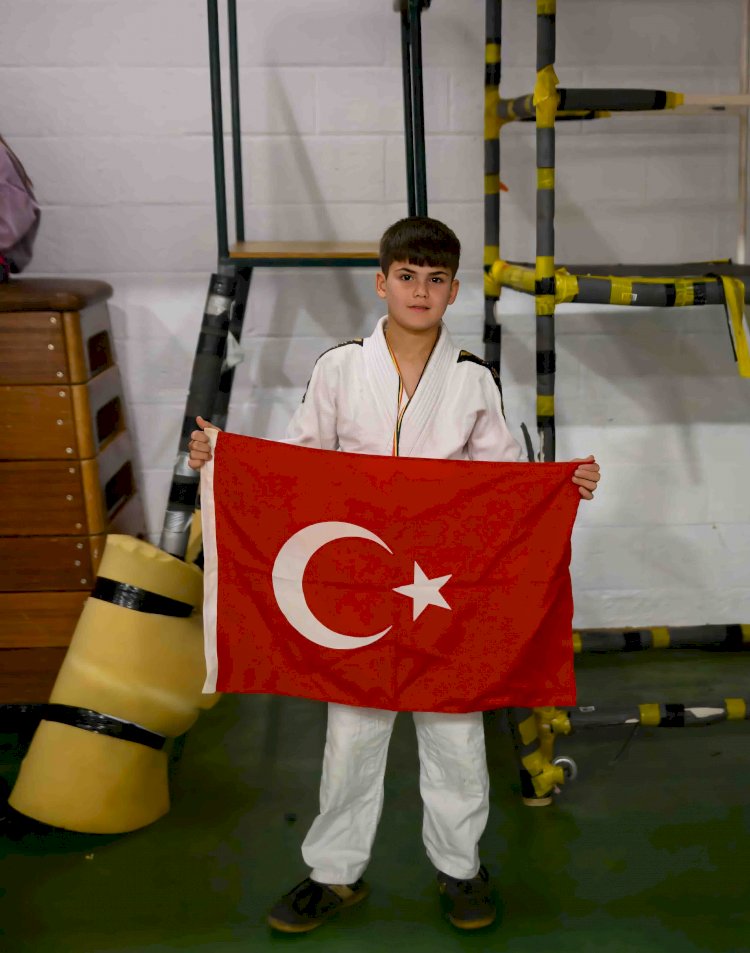 Minik judocu Abdülhakim Yağar, Valon Bölgesi'nde de taçlandı: "Şen şakrak eve dönüyorum"