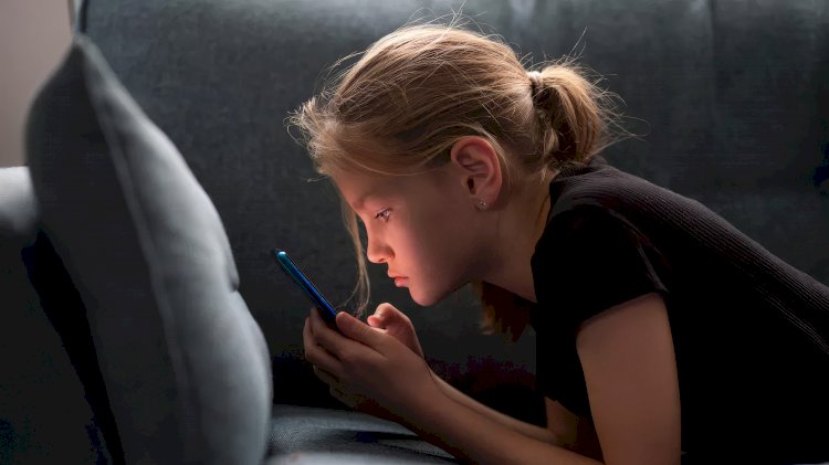 Yüksek Sağlık Konseyi’nden çocuklar için sosyal medya ve akıllı telefon uyarısı: “13 yaş altına sosyal medya yasağı şart”