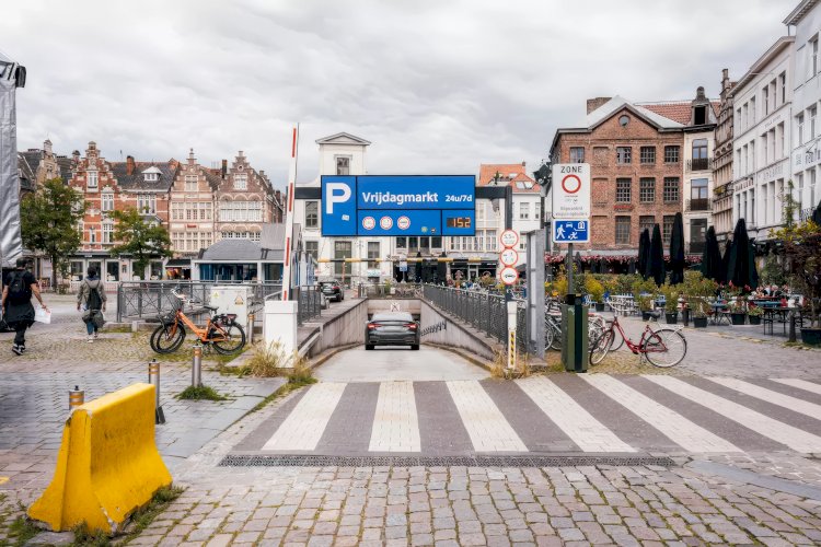 Gent’te park ücretlerine sert zam: Merkez otoparklar ikiye katlanıyor, pazar ücretsiz park dönemi bitiyor